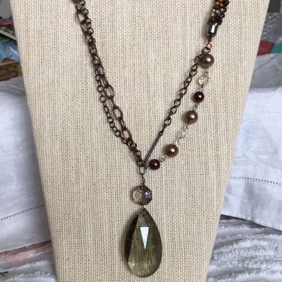 Jewelry - Smokey crystal drop necklace